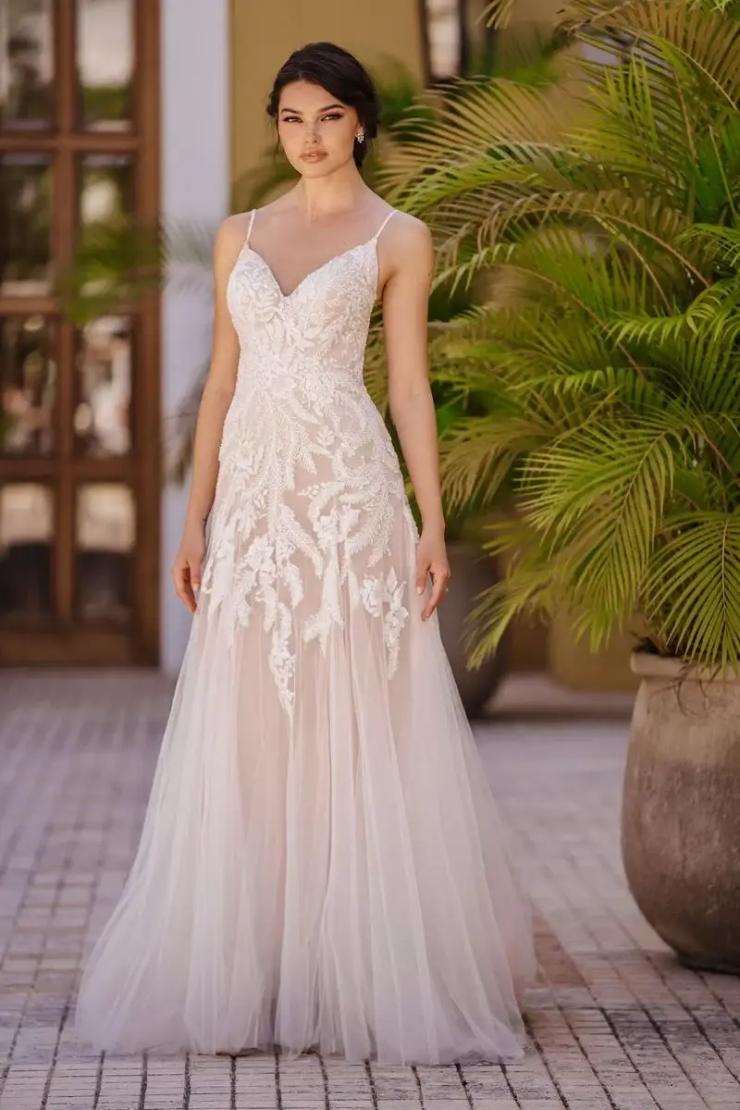 Allure Bridals Style #9961 Default Thumbnail Image